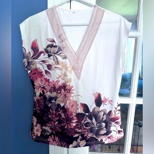 Floral top size Large